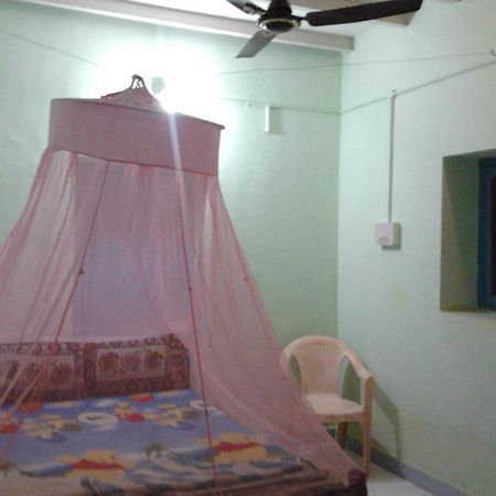 Om Shiva Guest House Hampi Ngoại thất bức ảnh